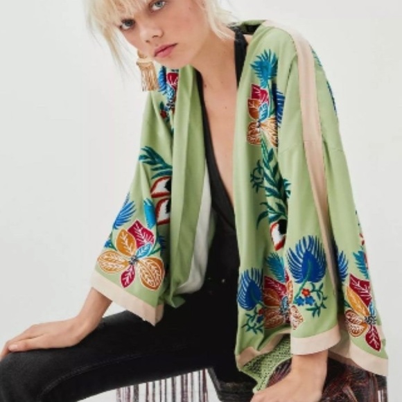 Zara Sweaters - Zara Embroidered Green Kimono S/M
